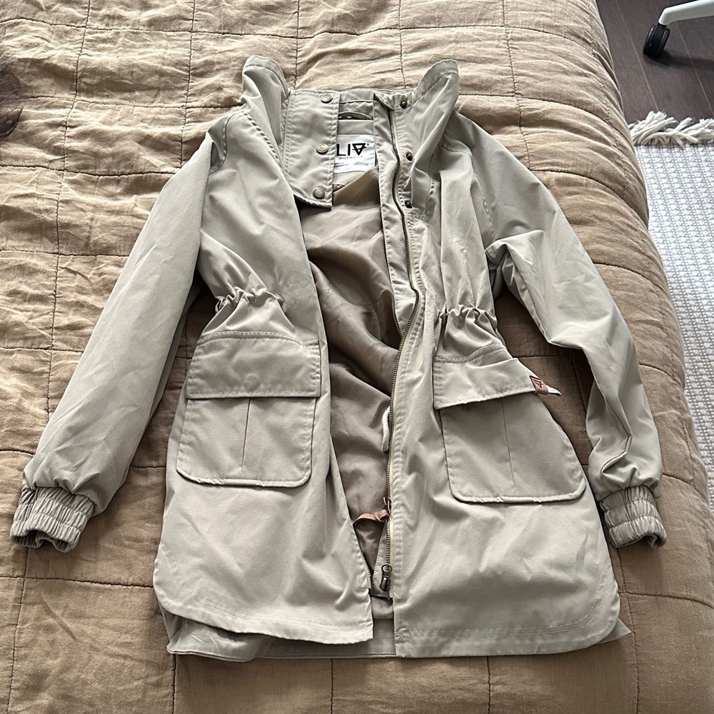 Stylish Beige Utility Jacket for Women